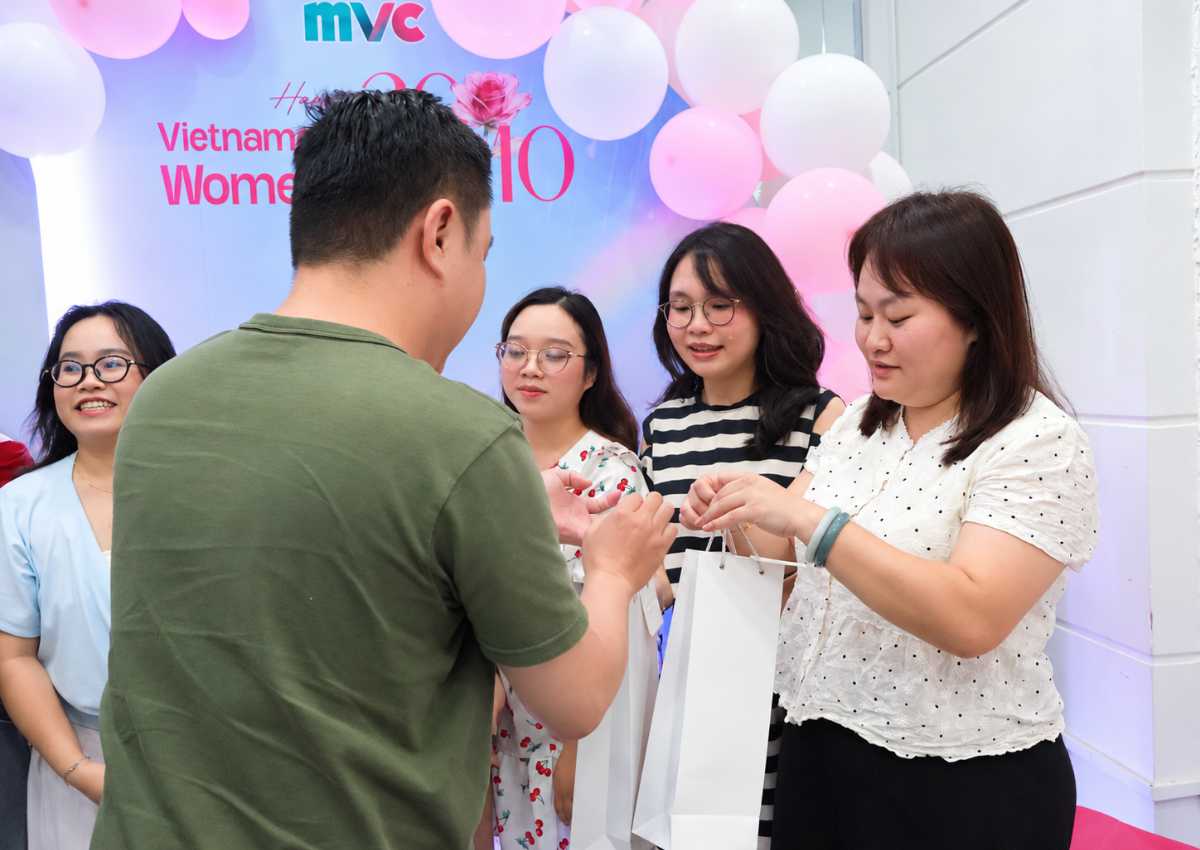 ngày phụ nữ Việt Nam